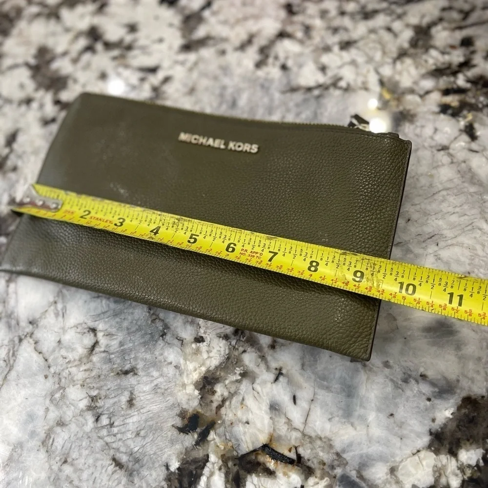 Michael Kors Wristlet woman’s